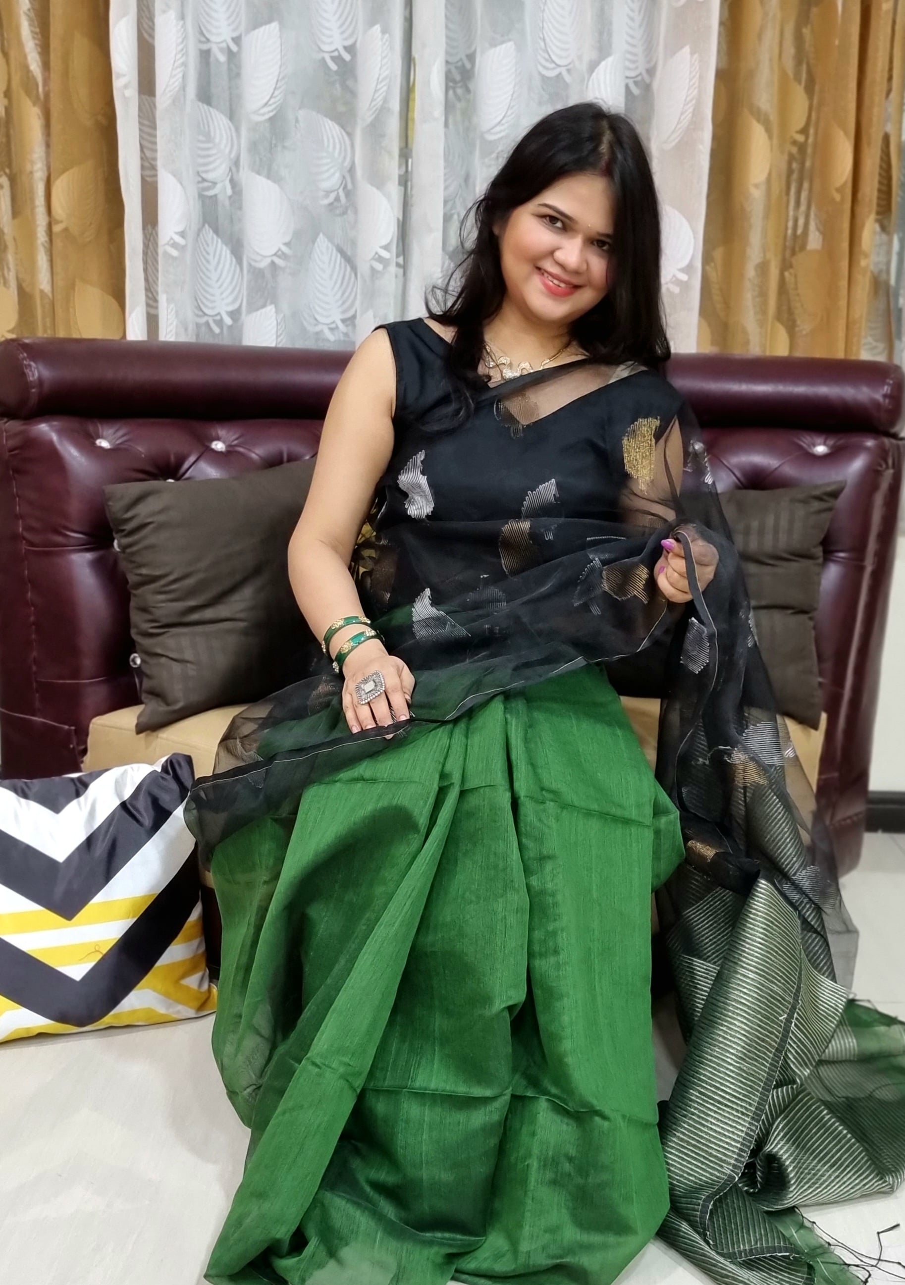 BOTTLE GREEN AND BLACK  Matka Muslin jamdani Saree