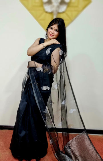 BLACK Matka Muslin jamdani Saree