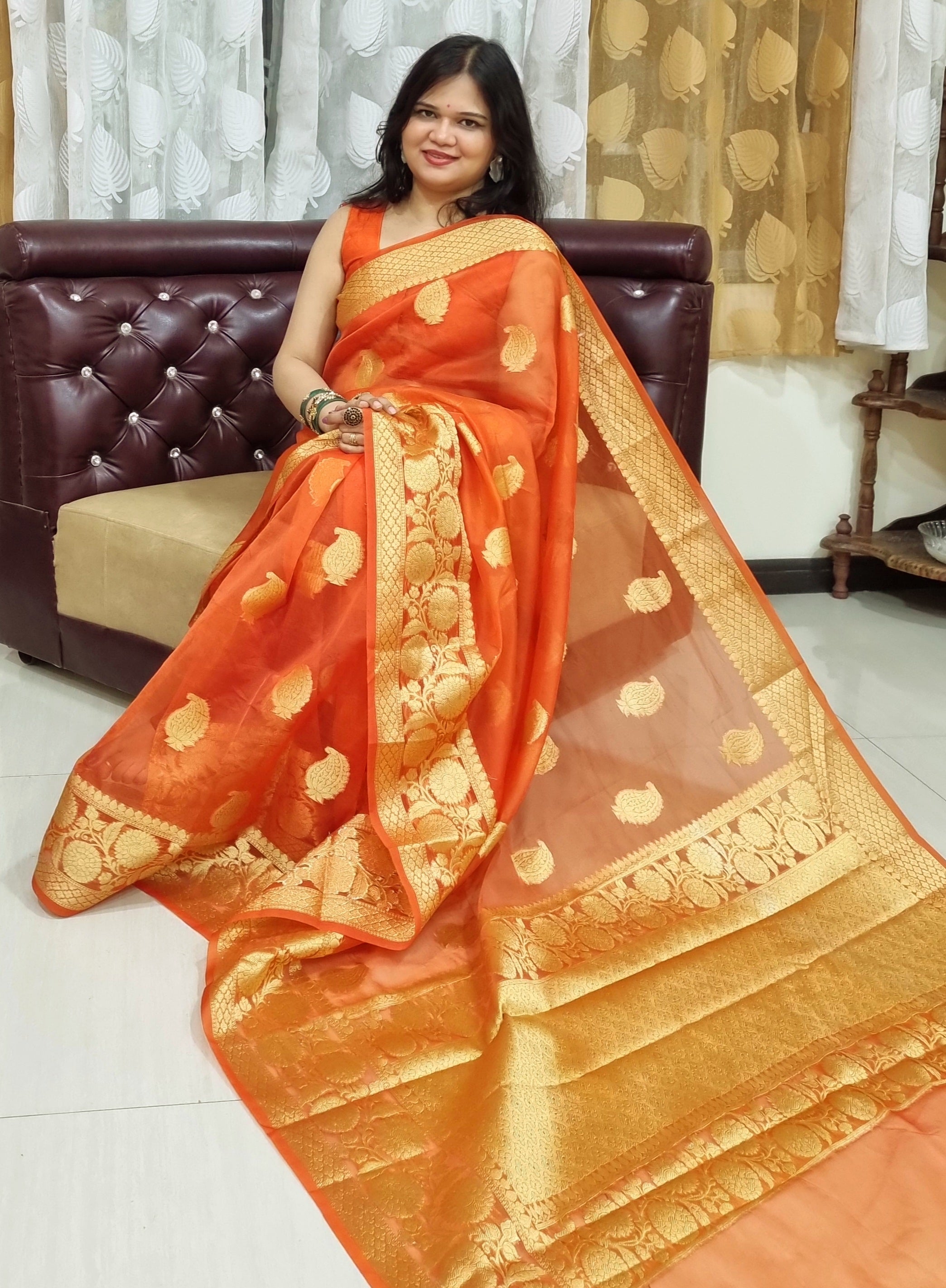 बनारसी ऑर्गेंज़ा नारंगी और सुनहरा