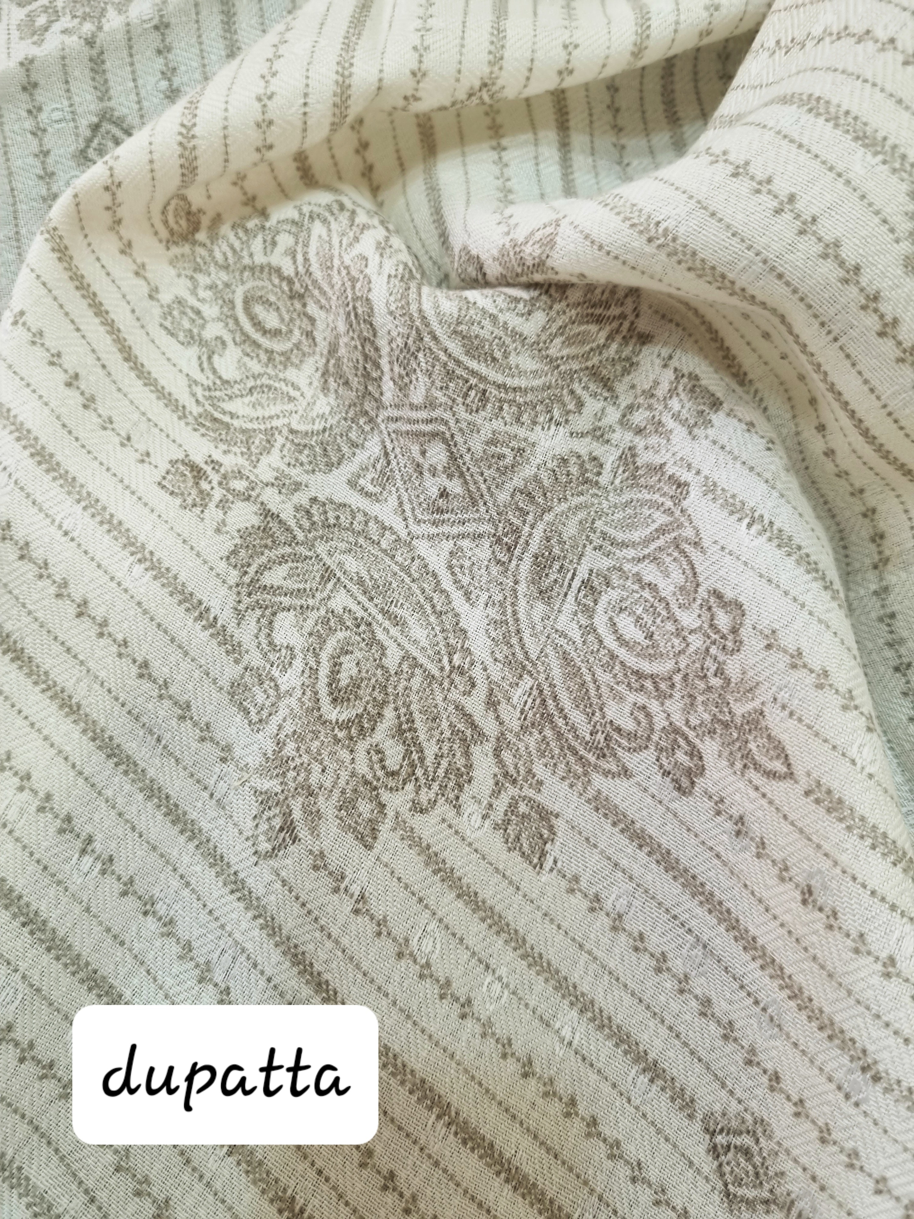 ऑफ व्हाइट और ग्रे पशमीना ड्रेस सामग्री 