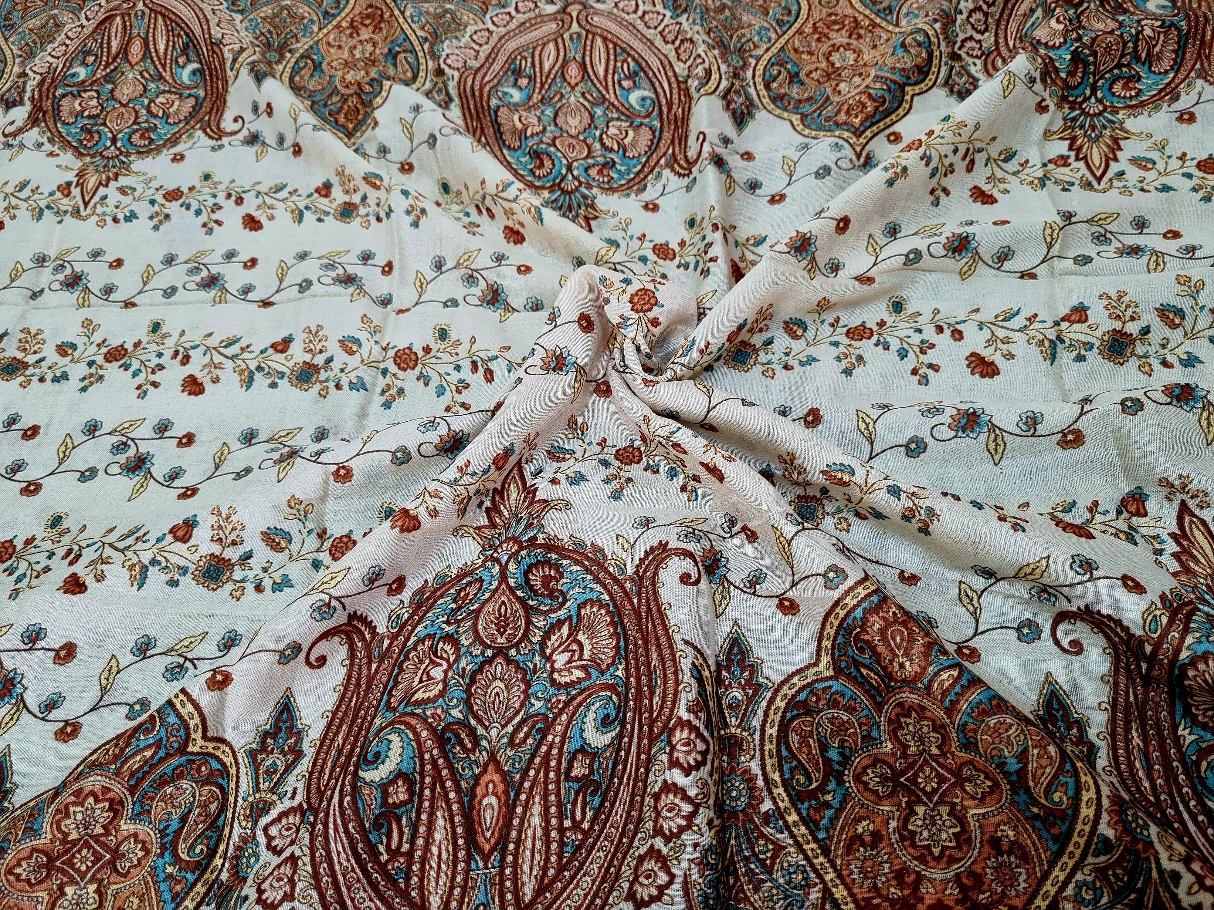 कराची प्रिंट ड्रेस सामग्री