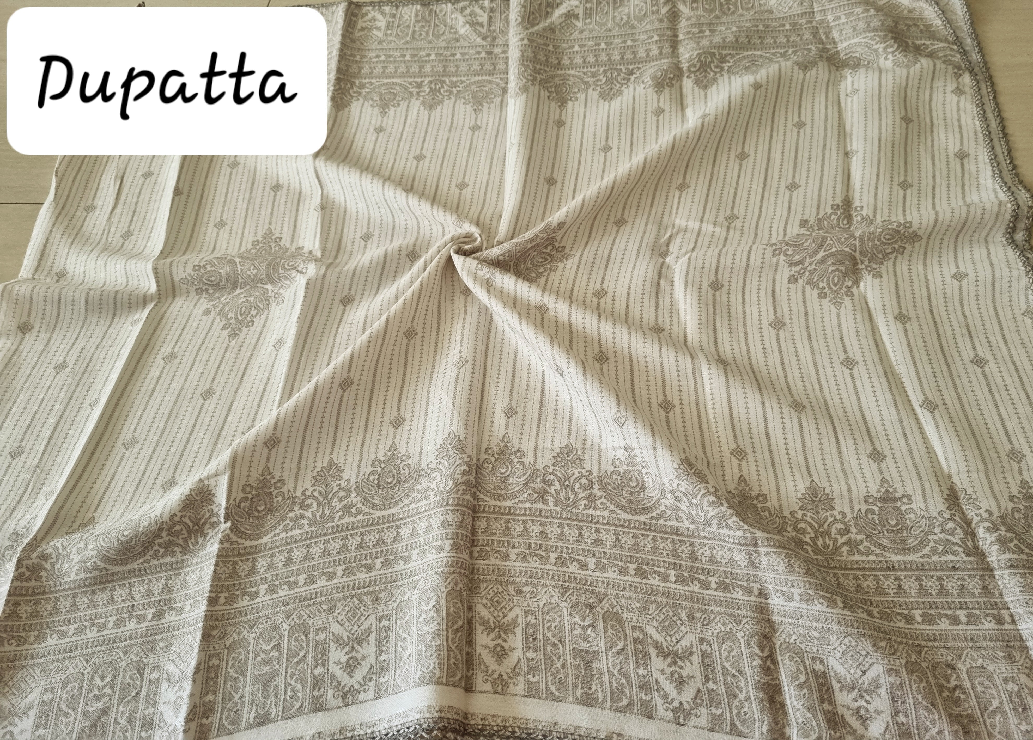 ऑफ व्हाइट और ग्रीन पश्मीना ड्रेस सामग्री