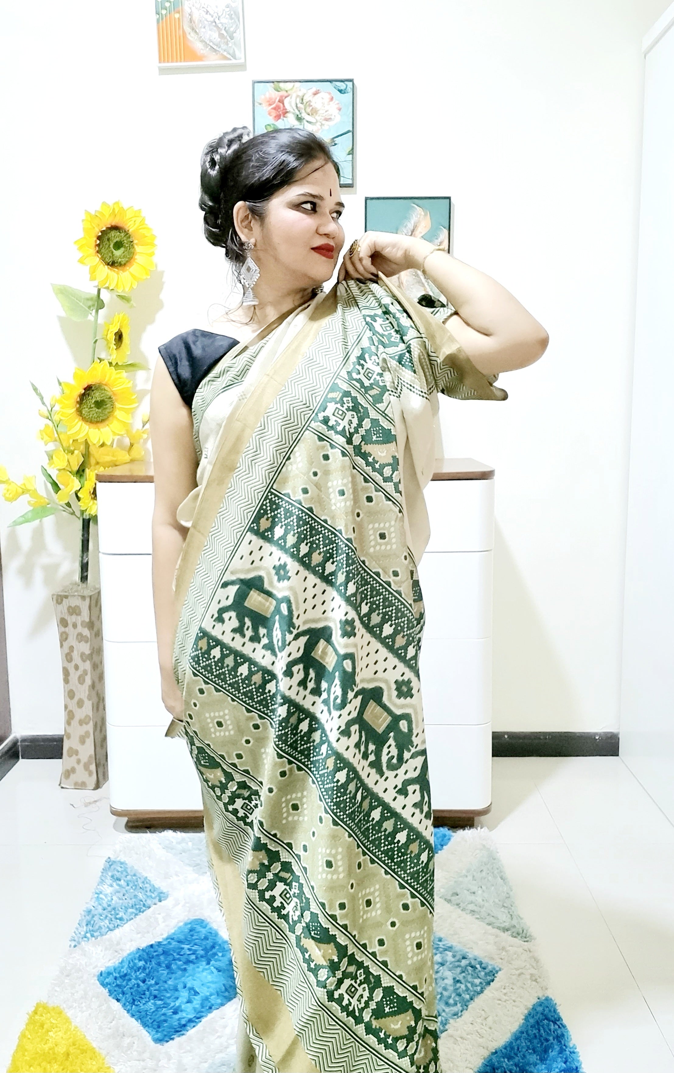 इक्कत प्रिंटेड क्रेप सिल्क साड़ी