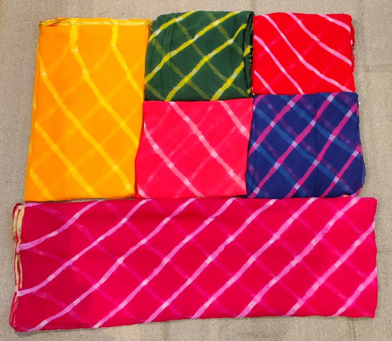 ज़री बॉर्डर के साथ शुद्ध जॉर्जेट लहरिया 