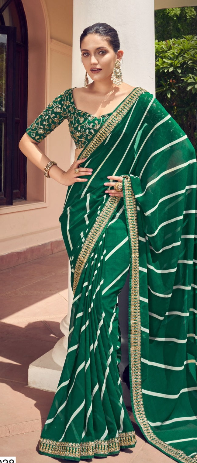 डिज़ाइनर ब्लाउज के साथ प्रिंटेड लहरिया