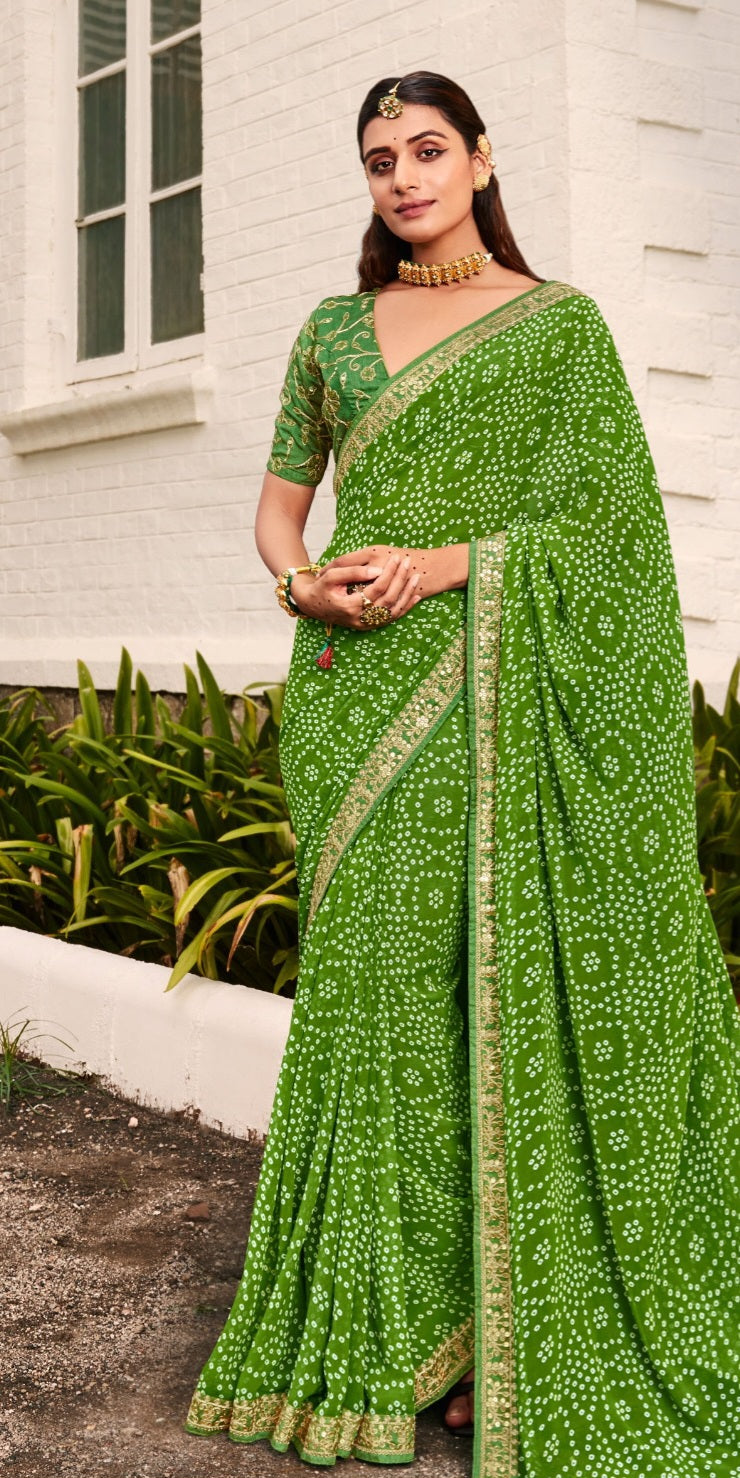 डिज़ाइनर ब्लाउज के साथ प्रिंटेड बंधनी