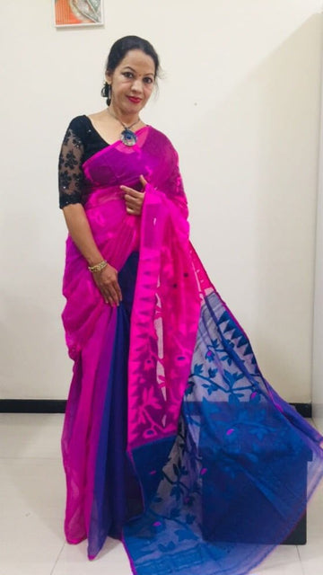 Dhakai jamdani saree