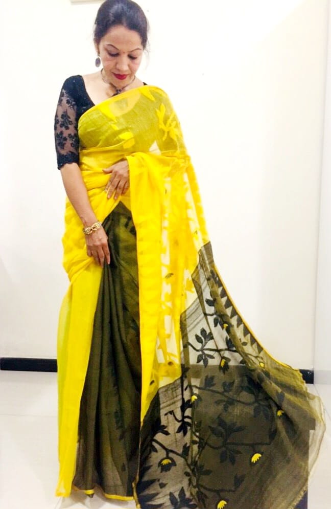 Dhakai jamdani saree