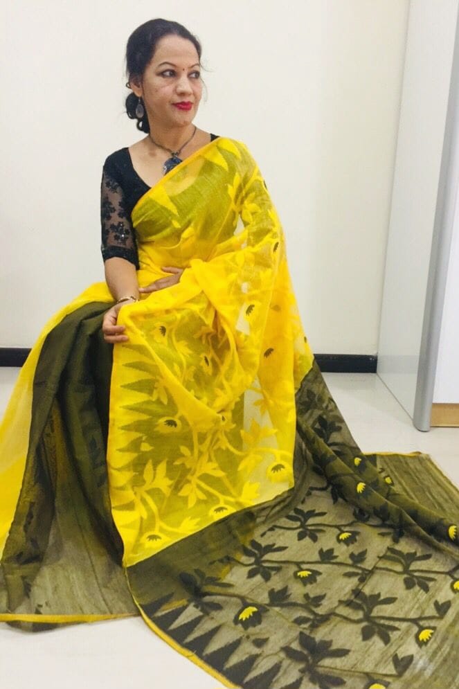 Dhakai jamdani saree