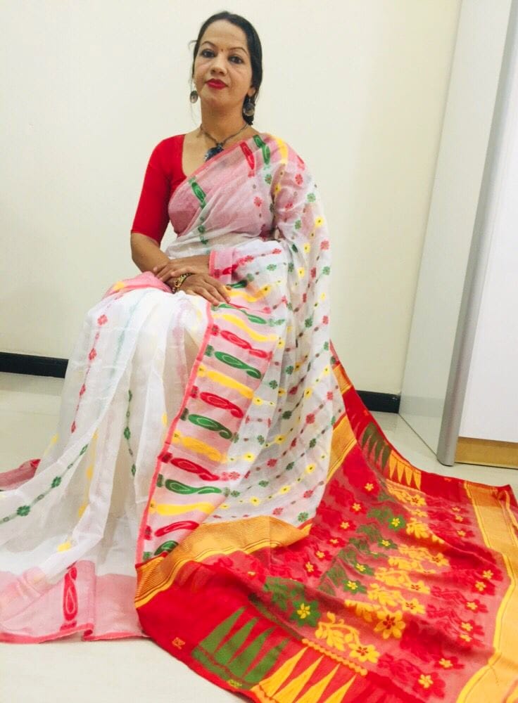 Dhakai jamdani saree