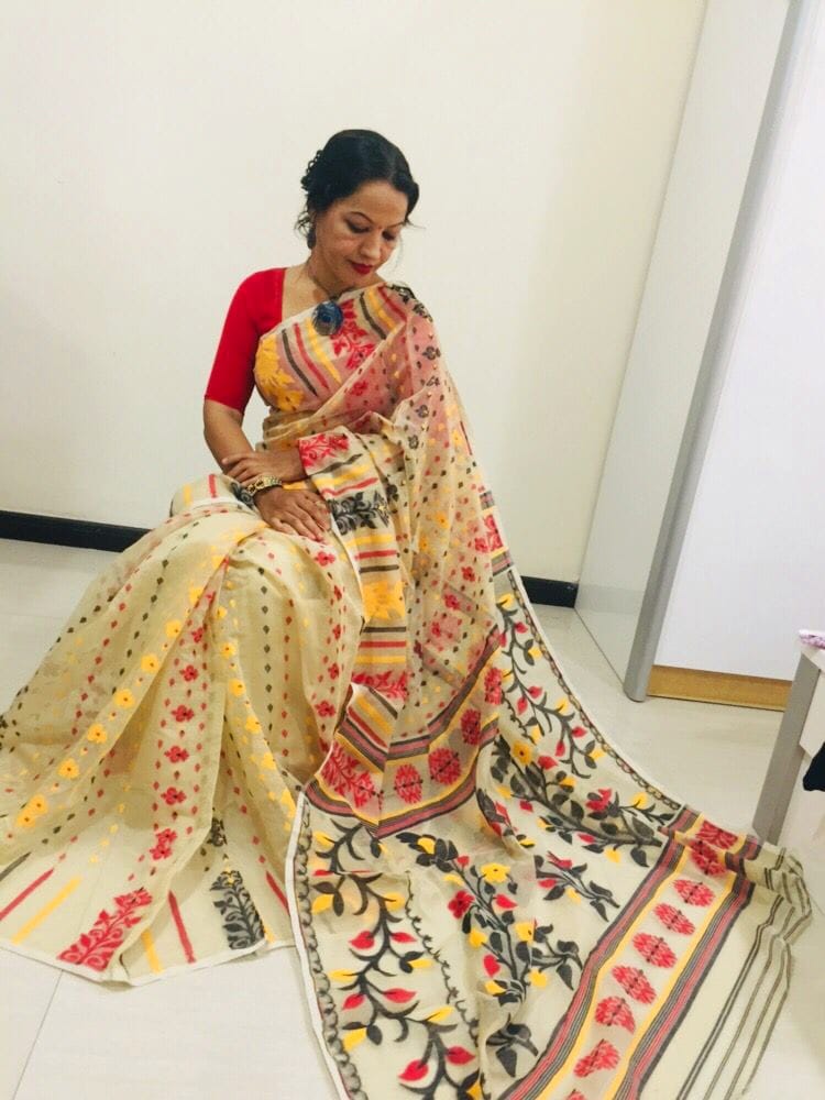 Dhakai jamdani saree