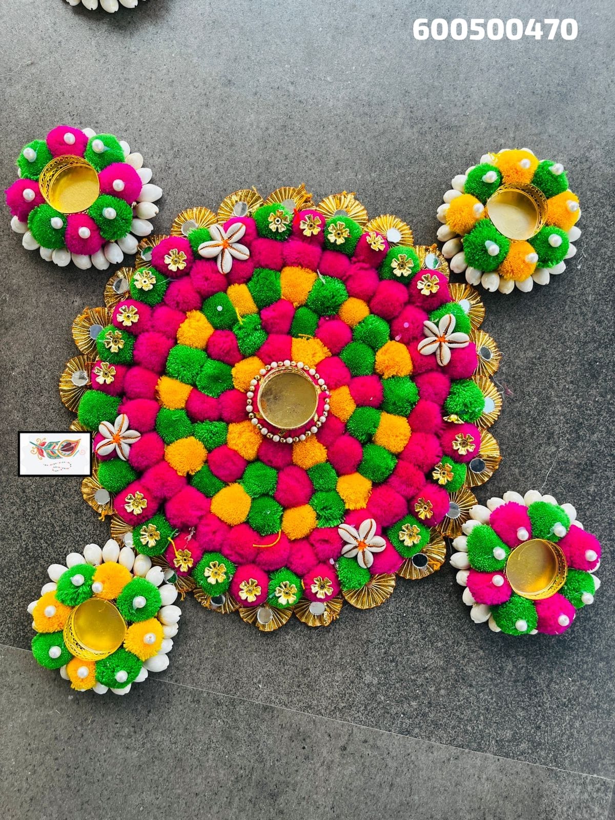 Beautiful pom pom mat ramgolis