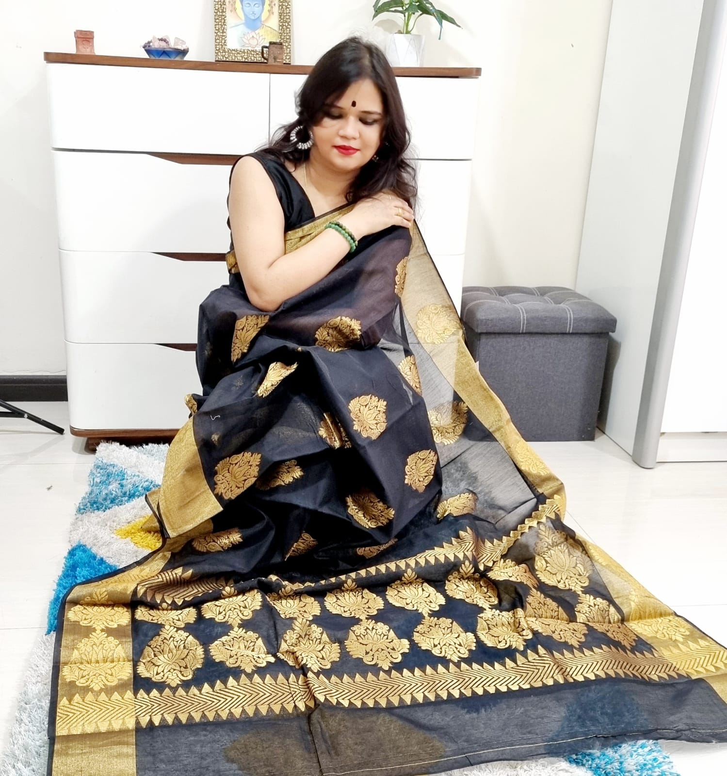 Paan motif black saree