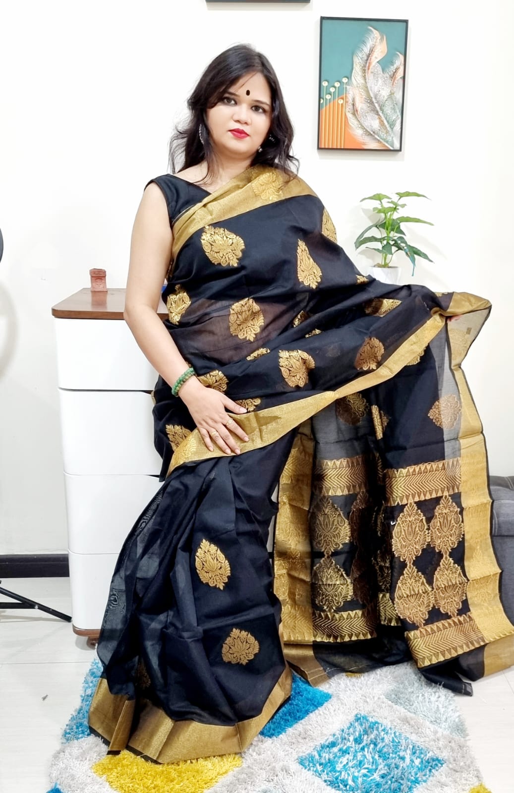 Paan motif black saree