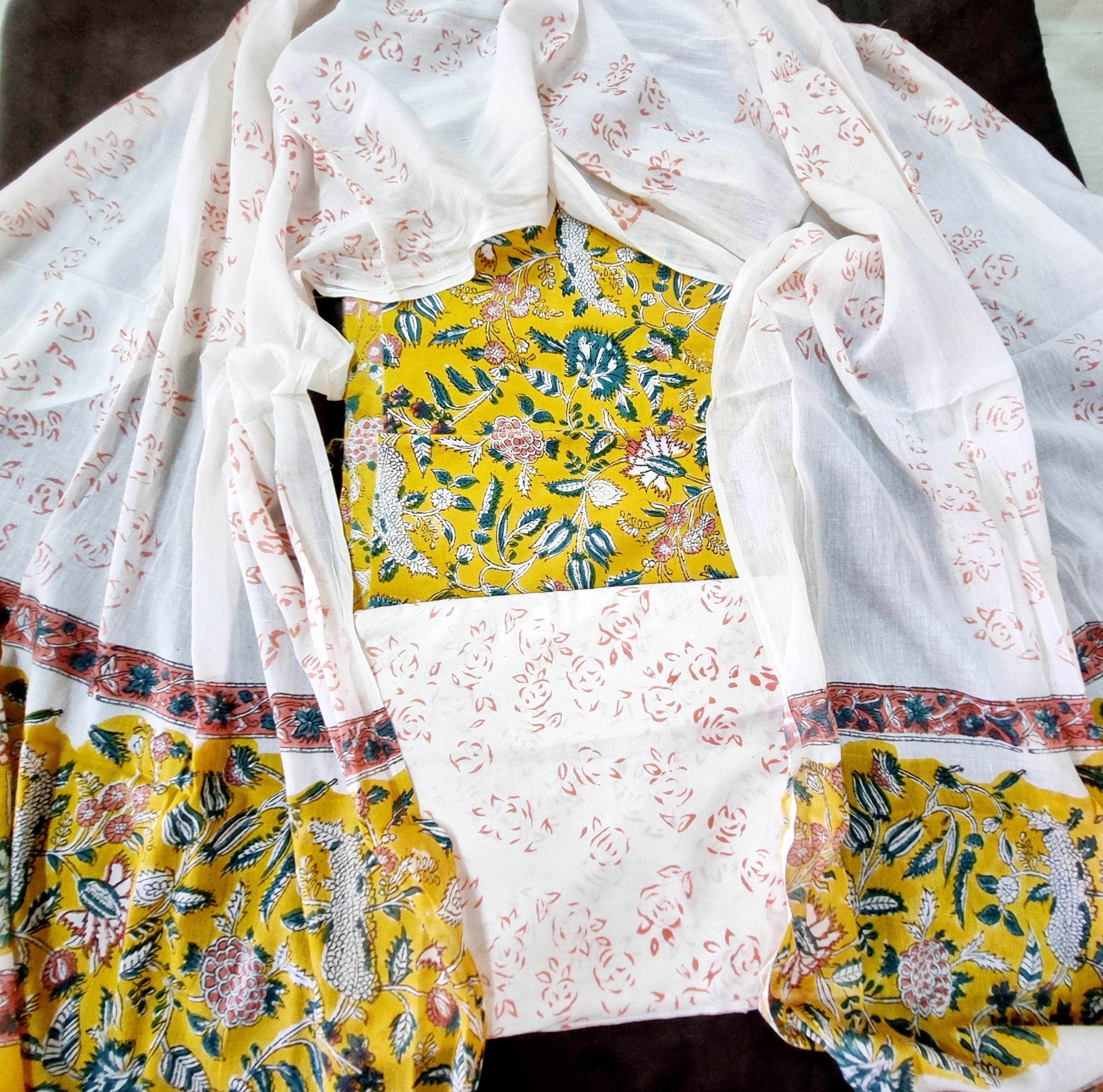 कॉटन हैंडब्लॉक ड्रेस सामग्री