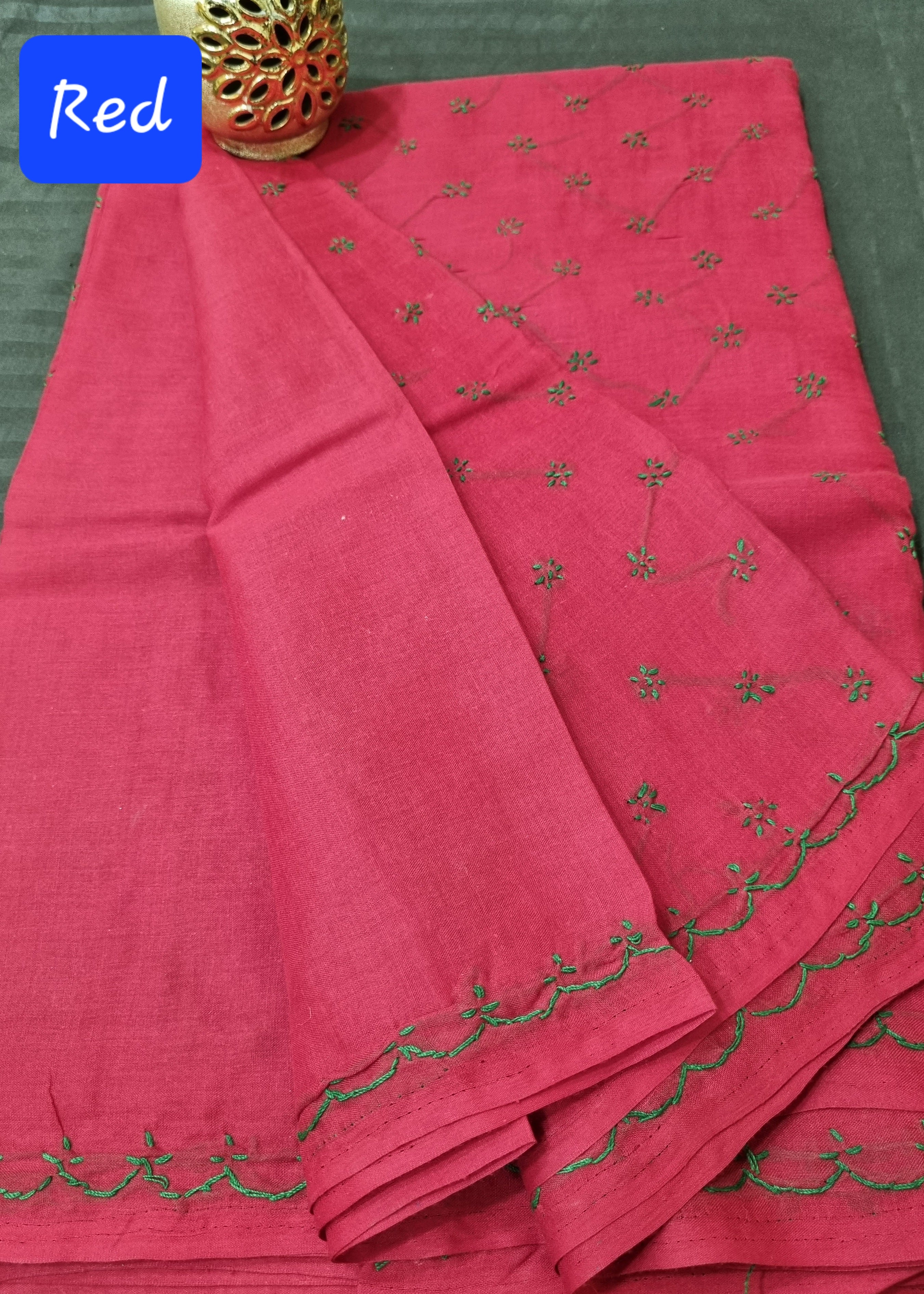 कॉटन चिकनकारी साड़ी