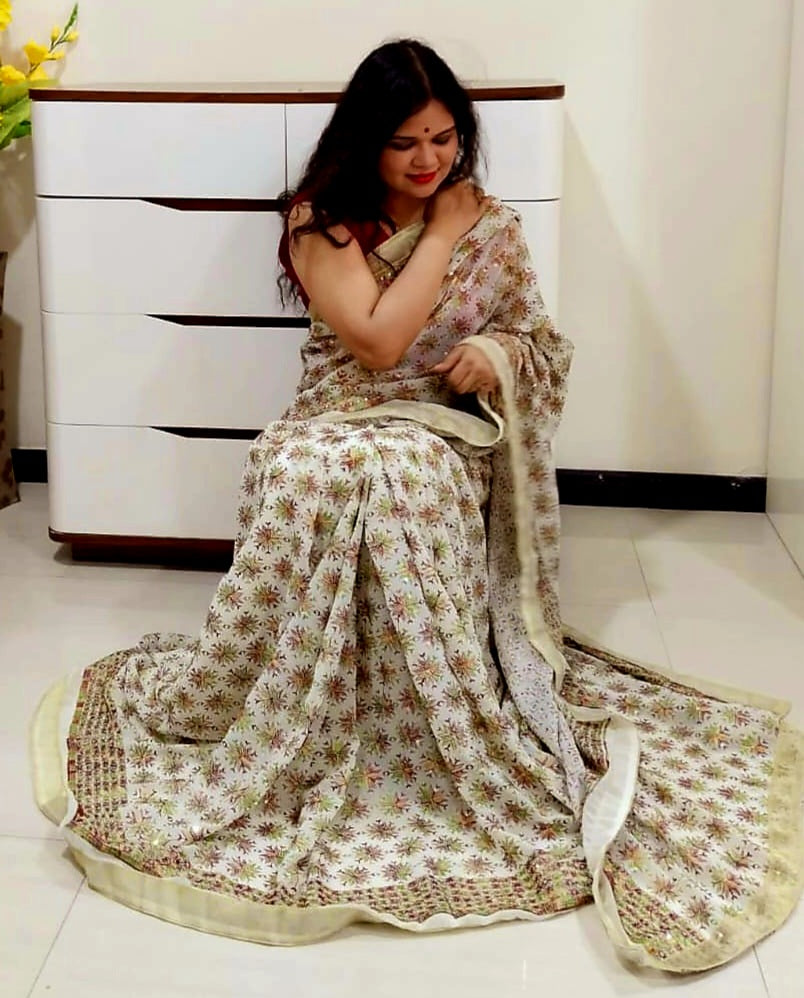 सफेद मल्टीकलर थ्रेड वर्क फुलकारी